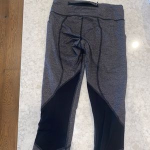 Grey/black lulu lemon leggings